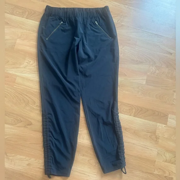 Athleta Aspire Cinch Leg Ankle Pant in Flint
Gray- 4 - Picture 2 of 7